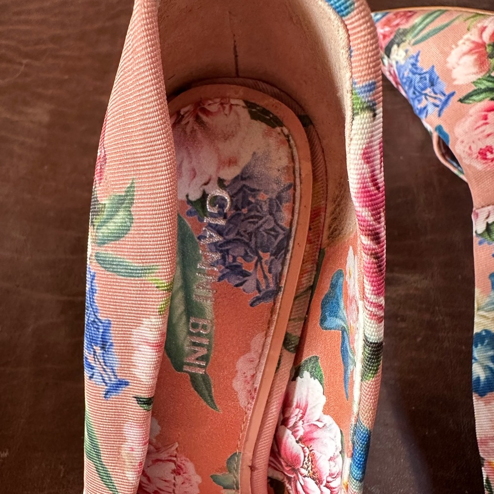 Gianni Bini Leather Floral High Heels - Picture 3 of 5